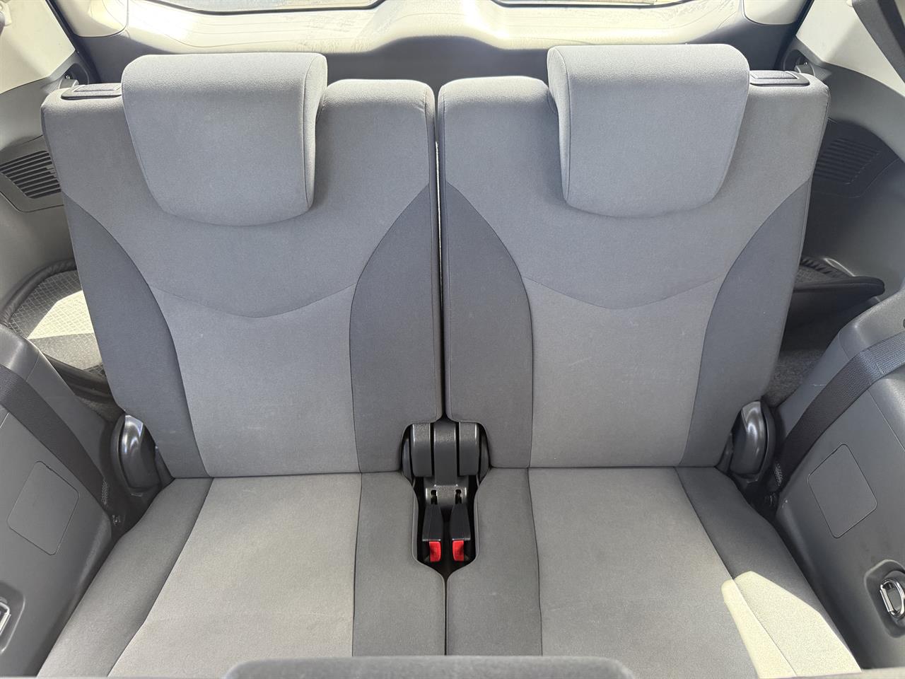 2013 Toyota Prius thumbnail