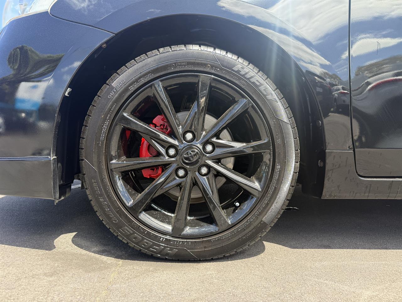 2013 Toyota Prius thumbnail