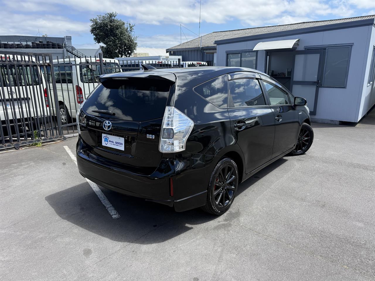 2013 Toyota Prius thumbnail