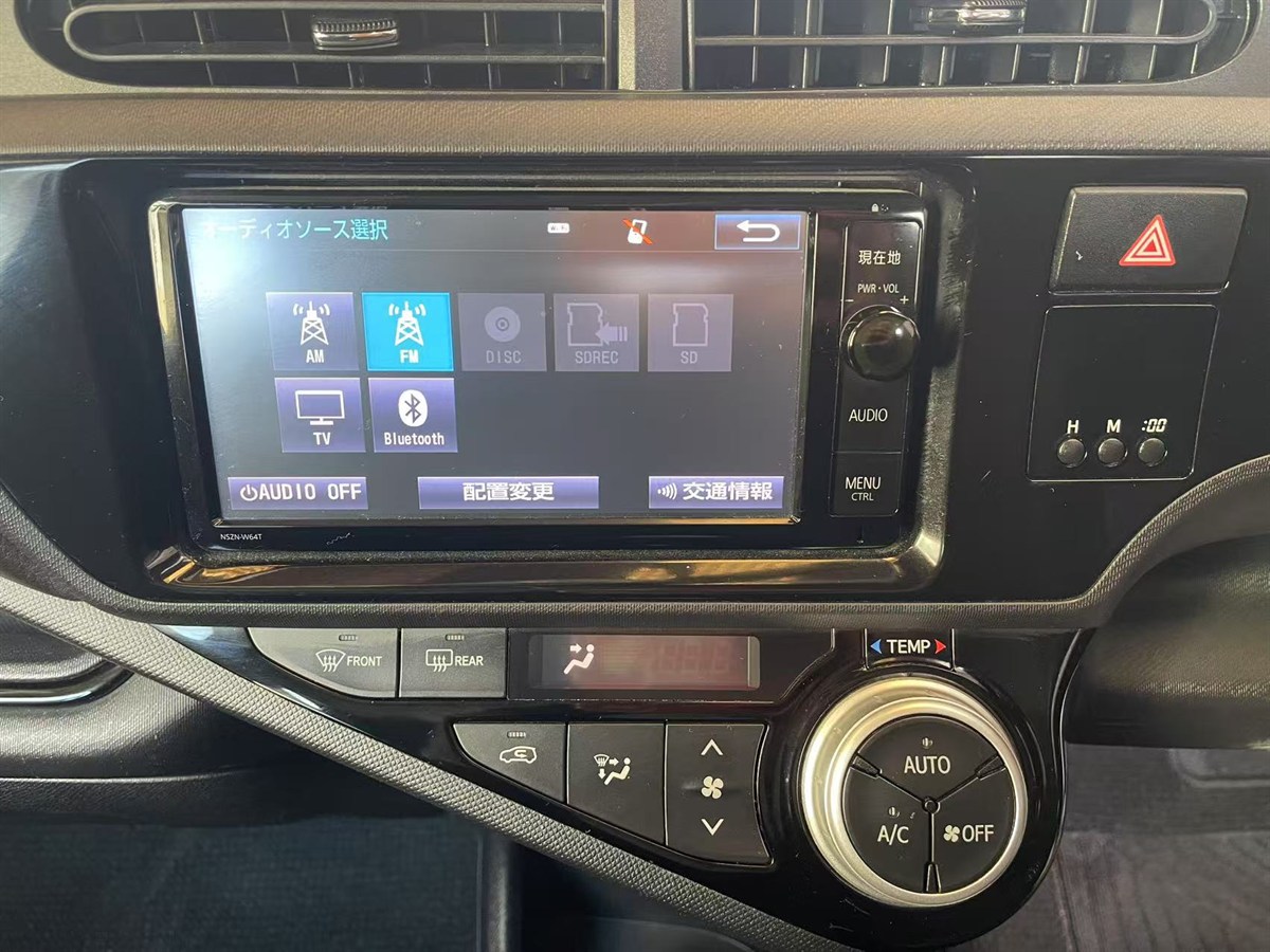 2015 Toyota Aqua thumbnail