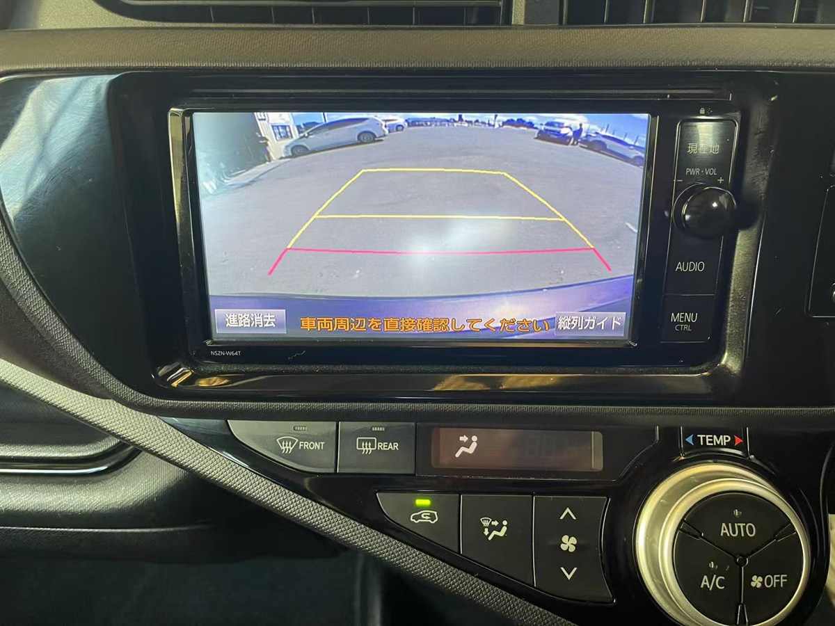 2015 Toyota Aqua thumbnail