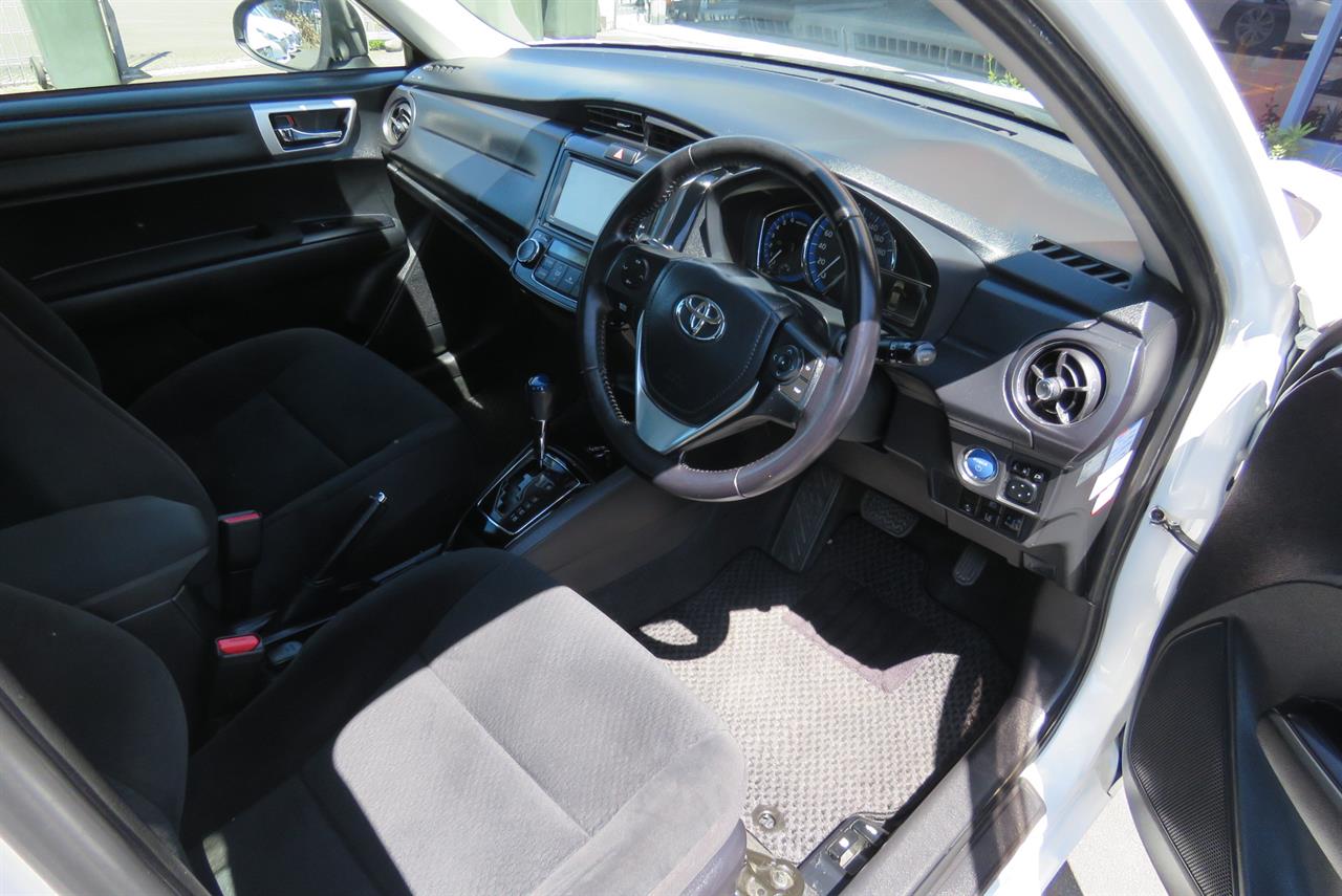 2016 Toyota Corolla thumbnail