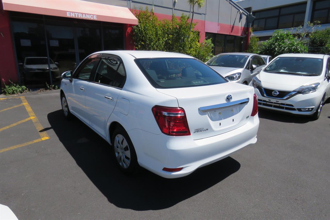 2016 Toyota Corolla thumbnail