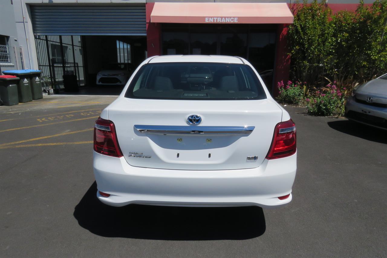 2016 Toyota Corolla thumbnail
