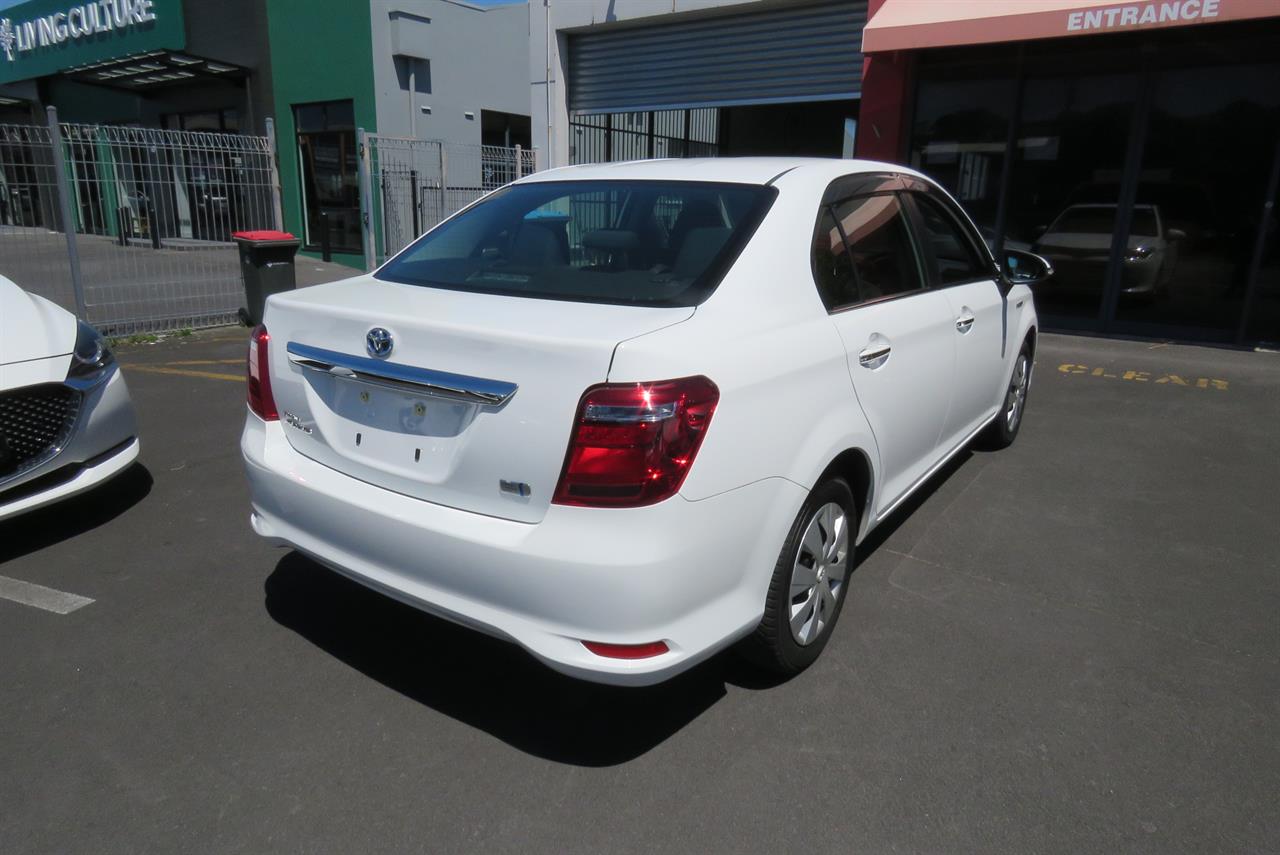 2016 Toyota Corolla thumbnail