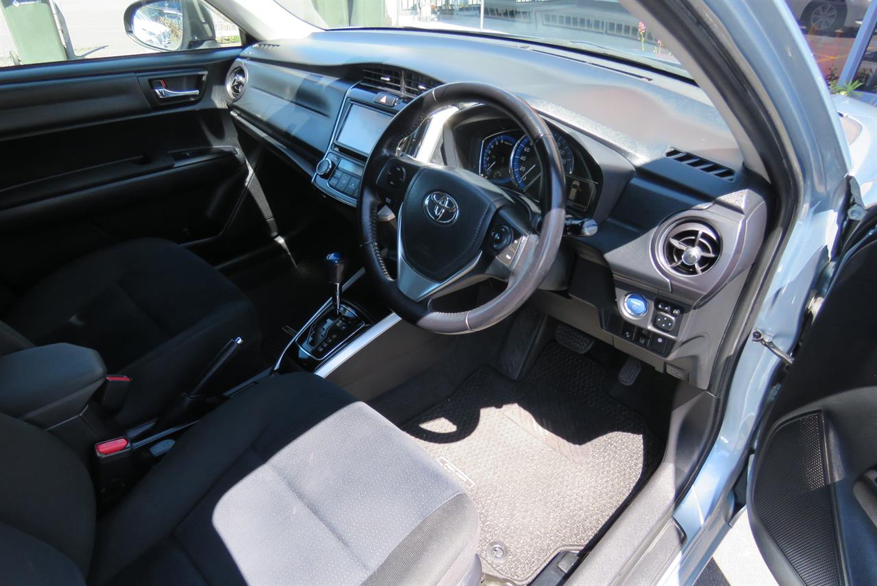 2015 Toyota Corolla thumbnail