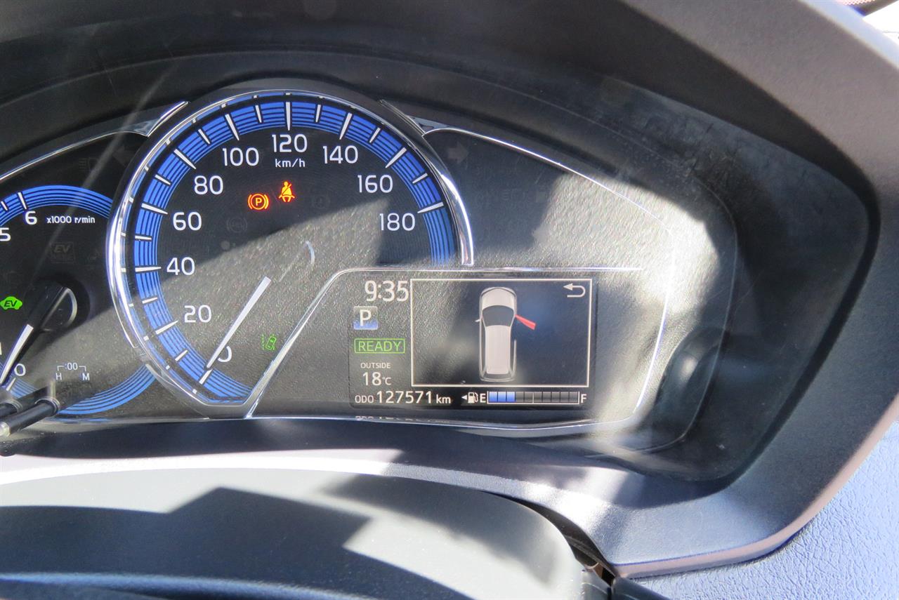 2015 Toyota Corolla thumbnail