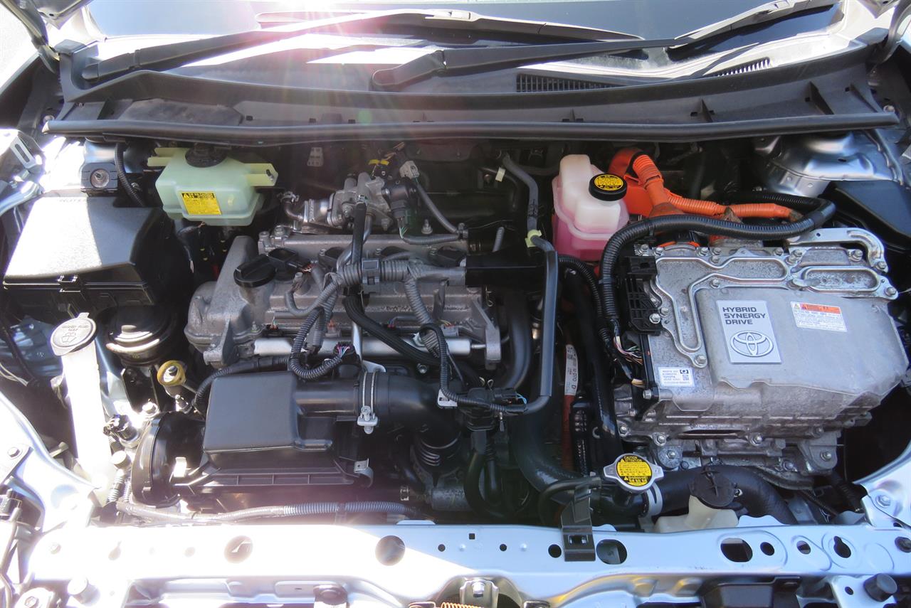 2015 Toyota Corolla thumbnail