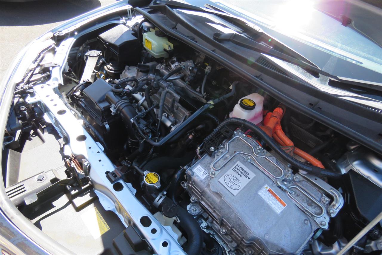 2015 Toyota Corolla thumbnail