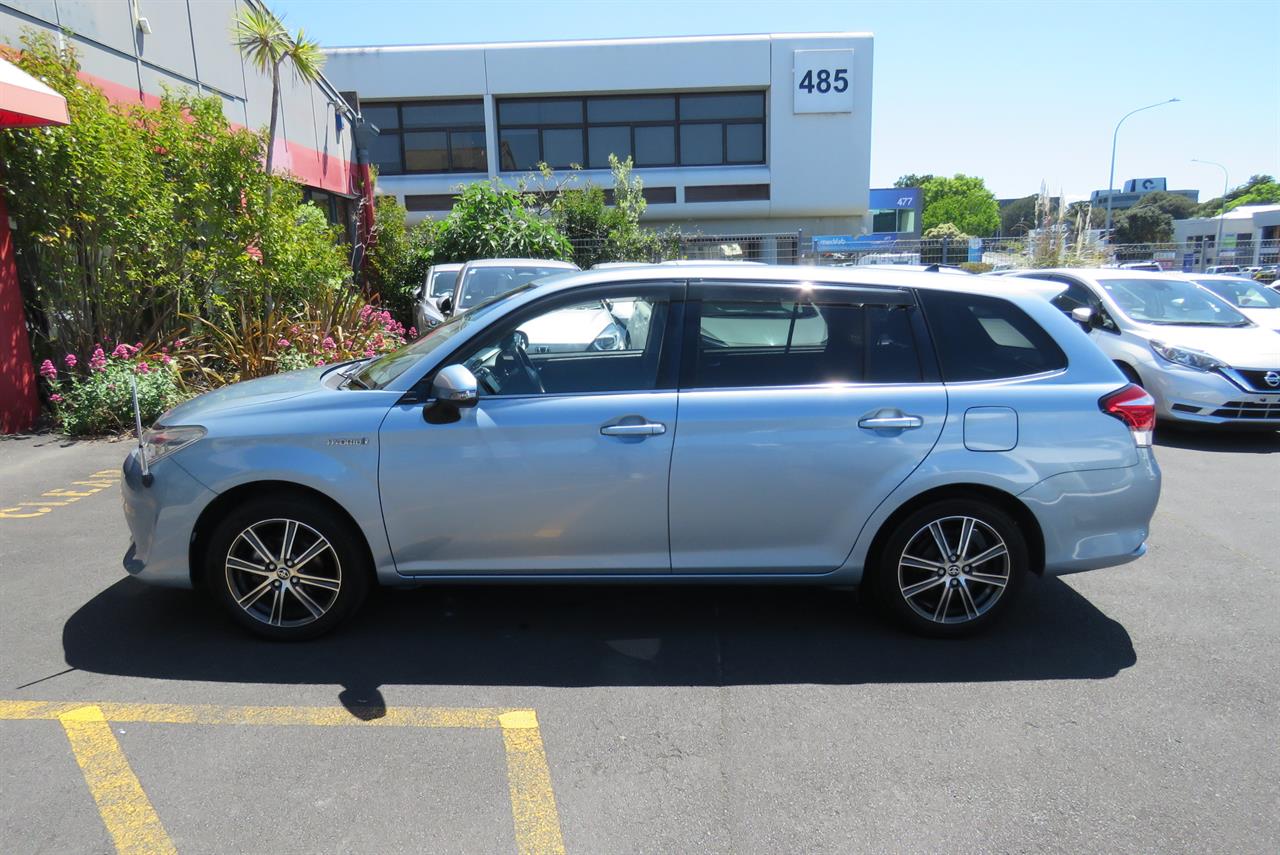 2015 Toyota Corolla thumbnail