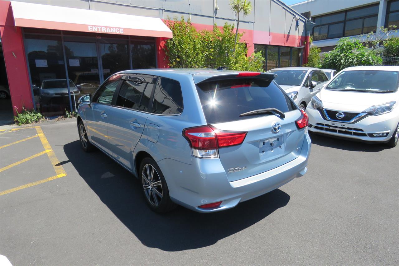 2015 Toyota Corolla thumbnail