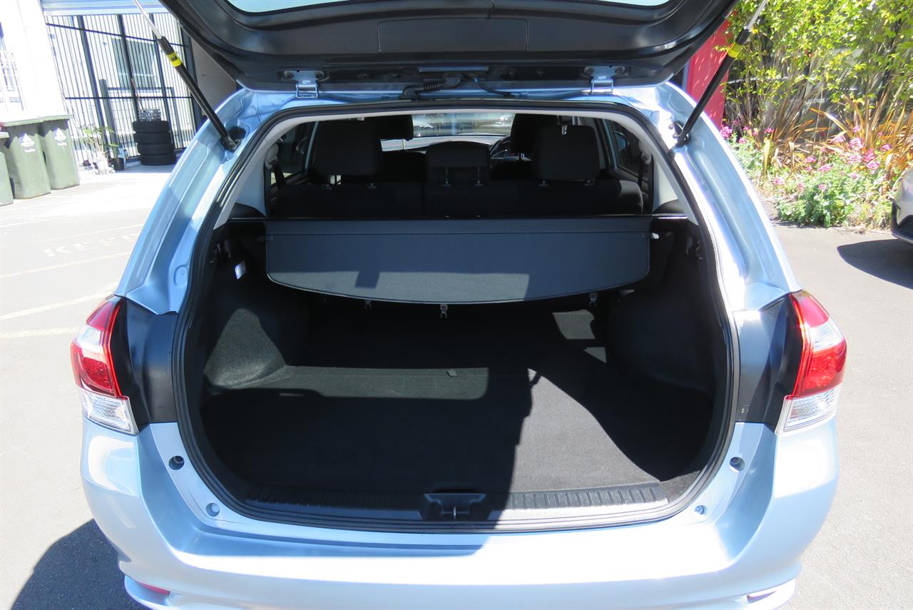 2015 Toyota Corolla thumbnail