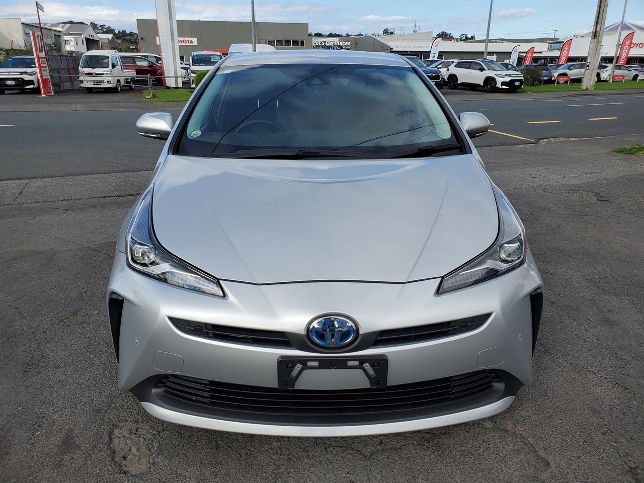 2019 Toyota Prius thumbnail