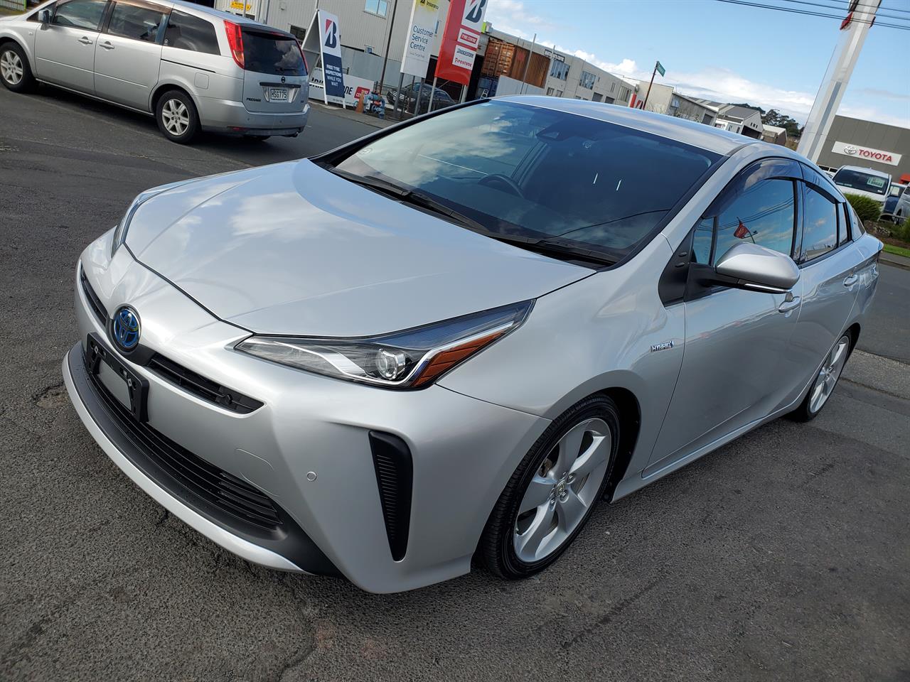 2019 Toyota Prius thumbnail