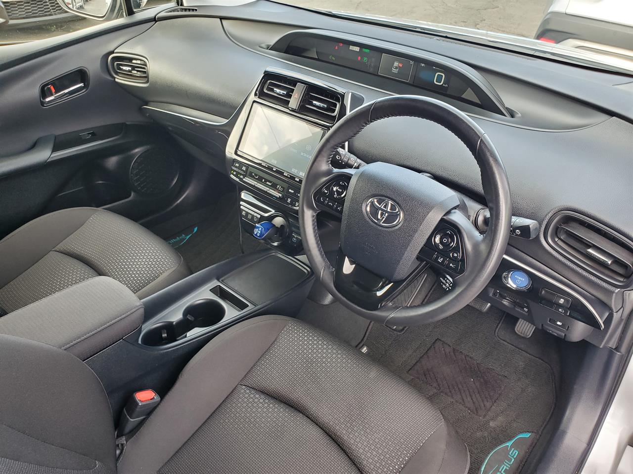 2019 Toyota Prius thumbnail