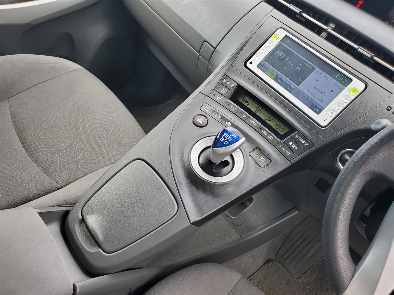 2012 Toyota Prius thumbnail