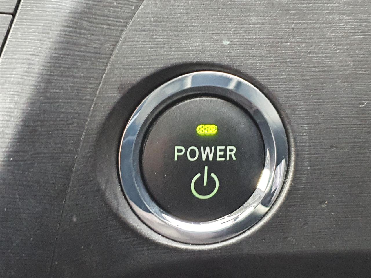 2012 Toyota Prius thumbnail