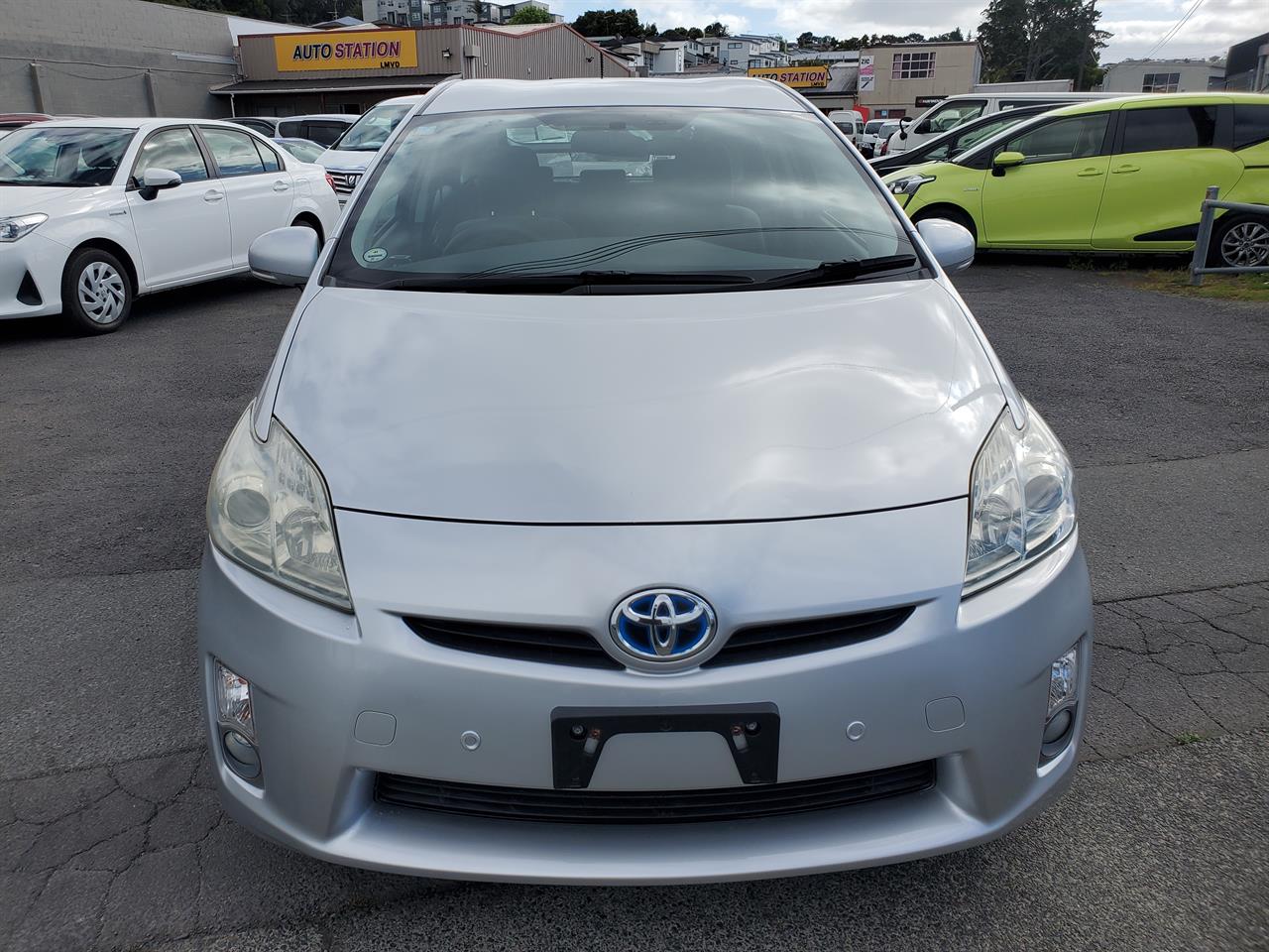 2012 Toyota Prius thumbnail