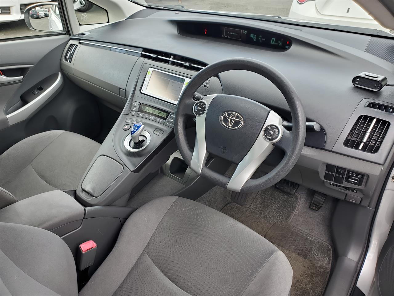 2012 Toyota Prius thumbnail