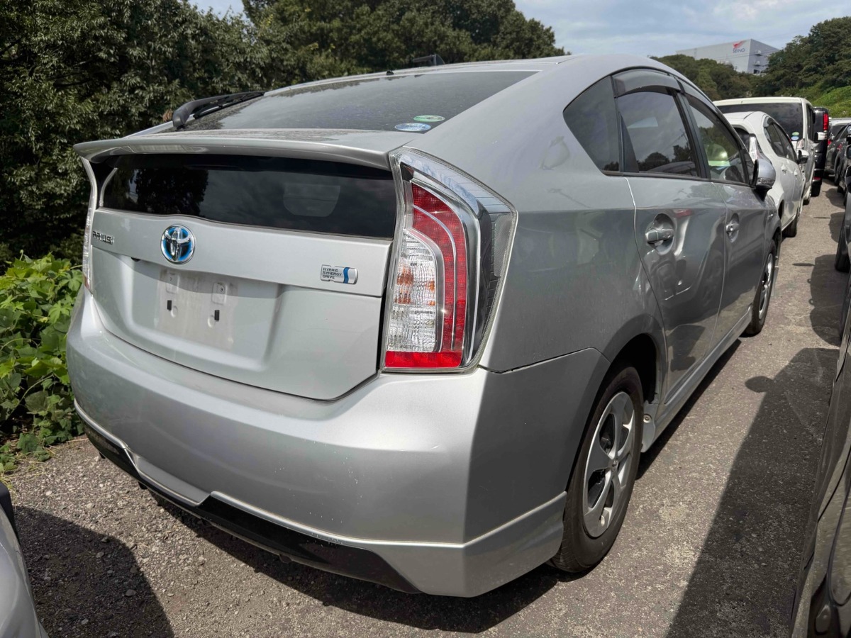 2015 Toyota Prius thumbnail