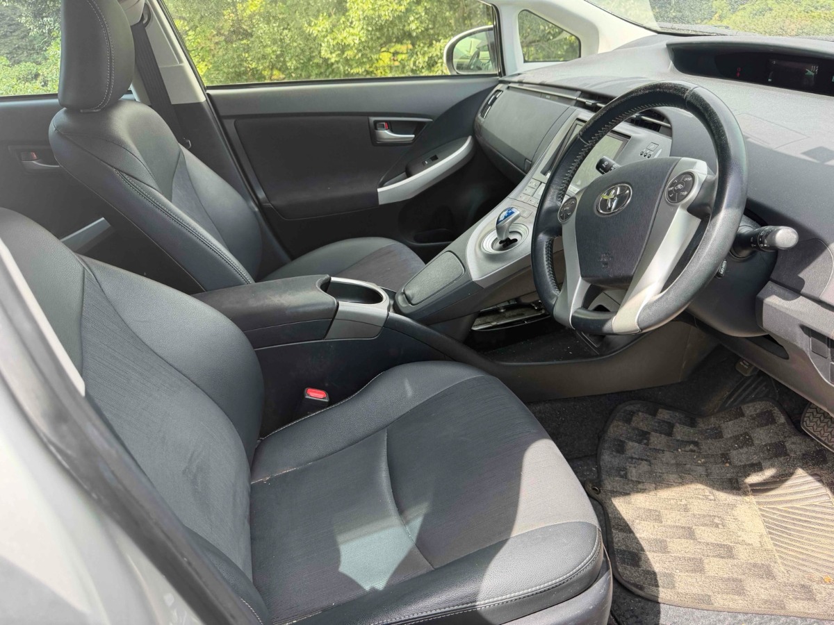 2015 Toyota Prius thumbnail