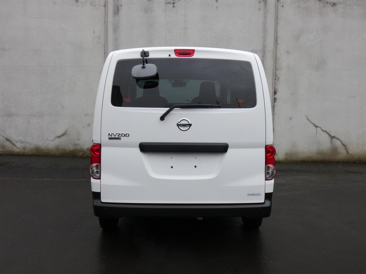 2020 Nissan NV200 thumbnail