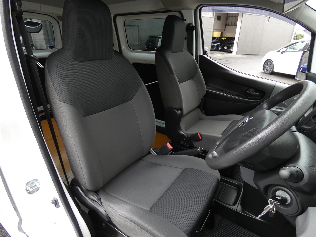 2020 Nissan NV200 thumbnail