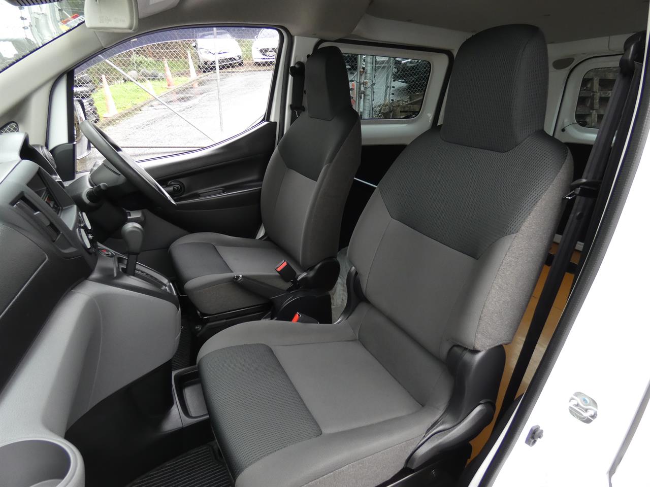 2020 Nissan NV200 thumbnail