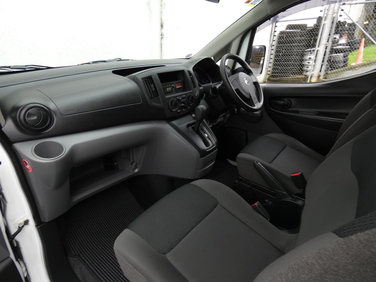 2020 Nissan NV200 thumbnail