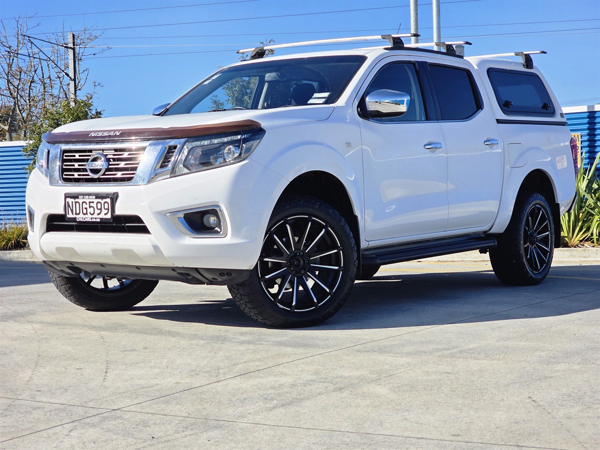 2020 Nissan Navara thumbnail