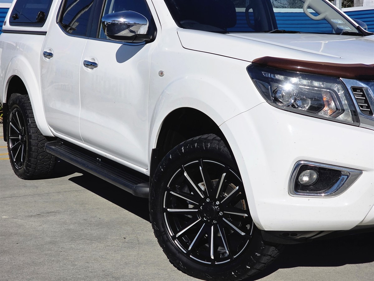 2020 Nissan Navara thumbnail