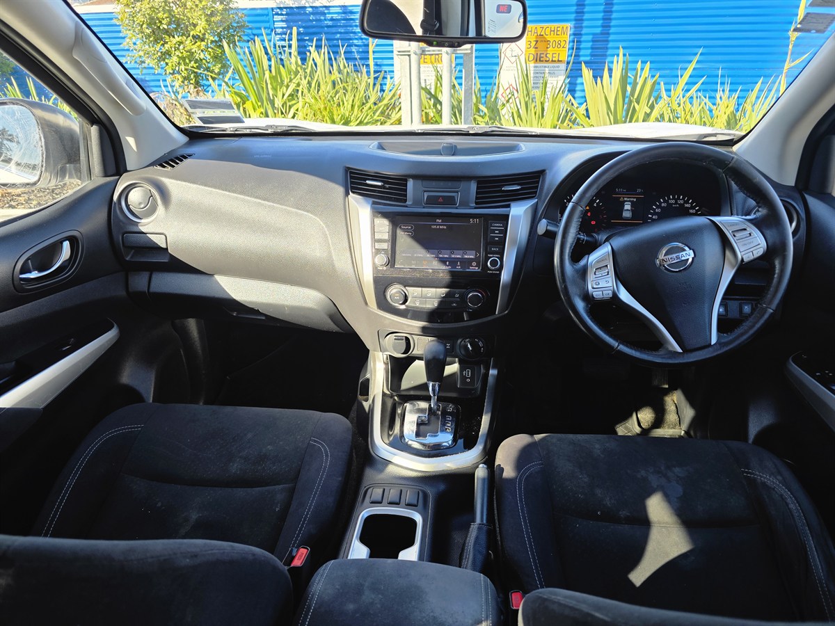 2020 Nissan Navara thumbnail