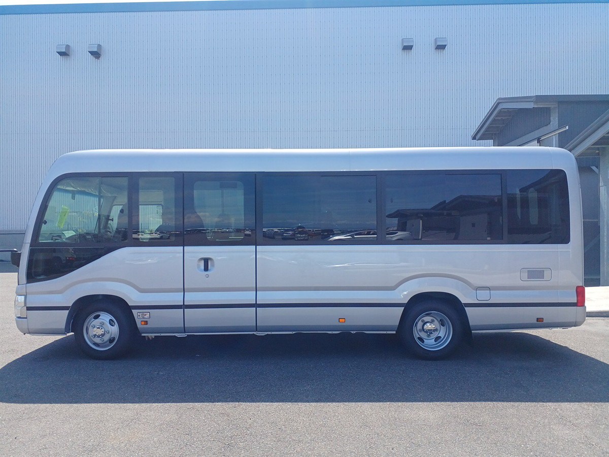 2026 Toyota Coaster thumbnail