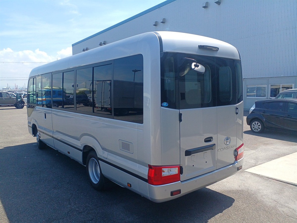 2026 Toyota Coaster thumbnail