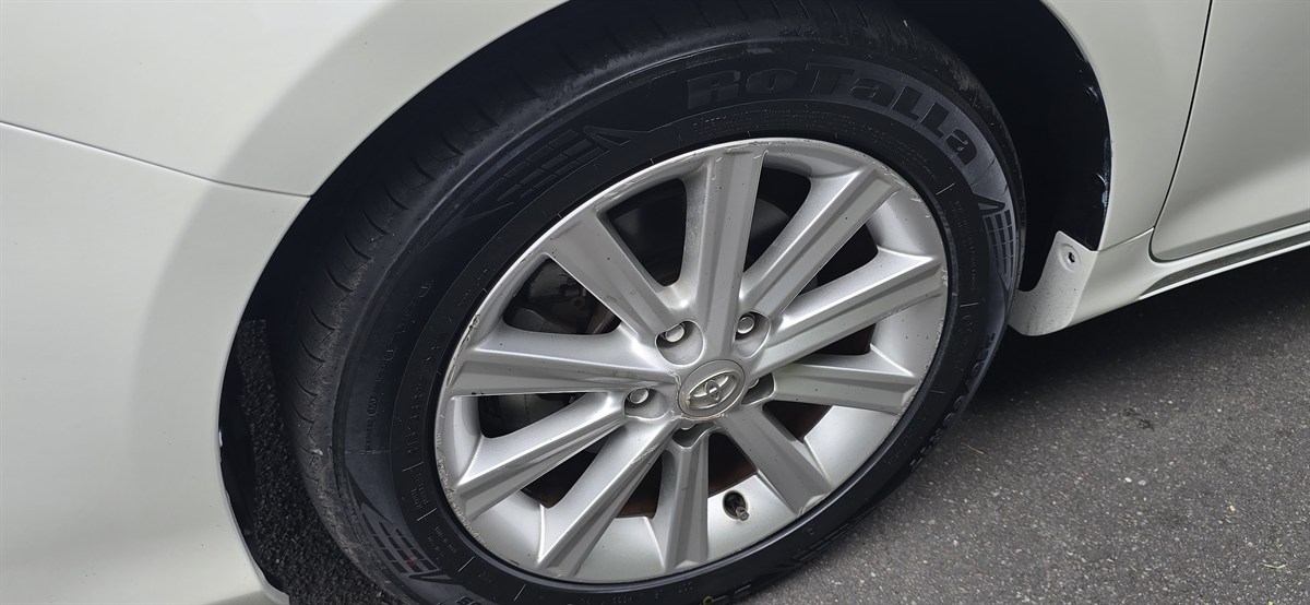 2013 Toyota Camry thumbnail