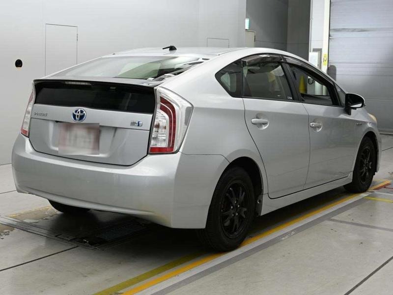 2013 Toyota Prius thumbnail