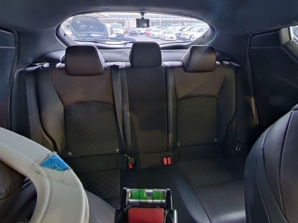 2017 Toyota C-HR thumbnail