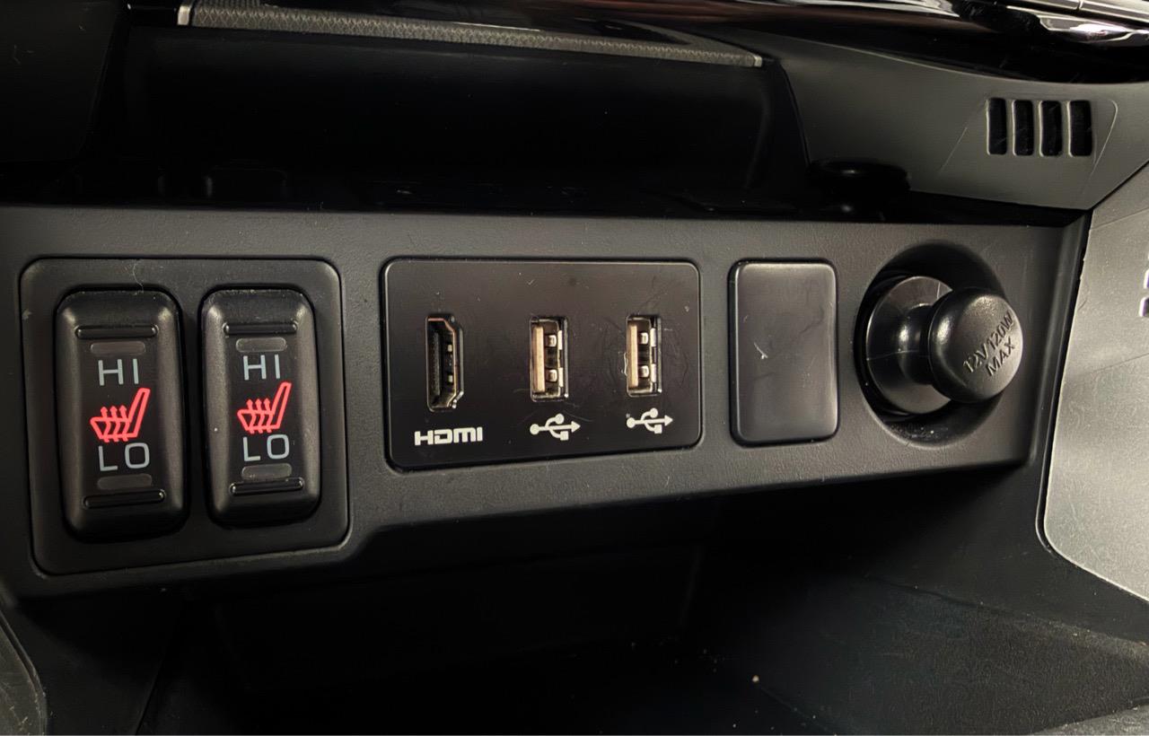 2024 Mitsubishi Pajero thumbnail