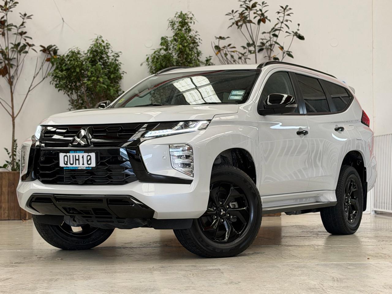 2024 Mitsubishi Pajero thumbnail