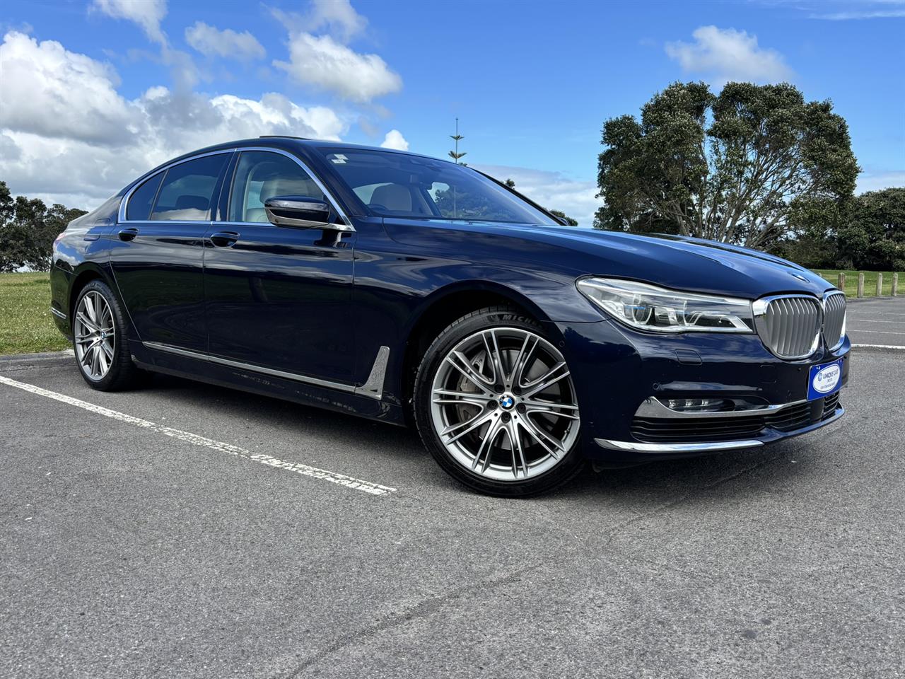 2017 BMW 750i thumbnail