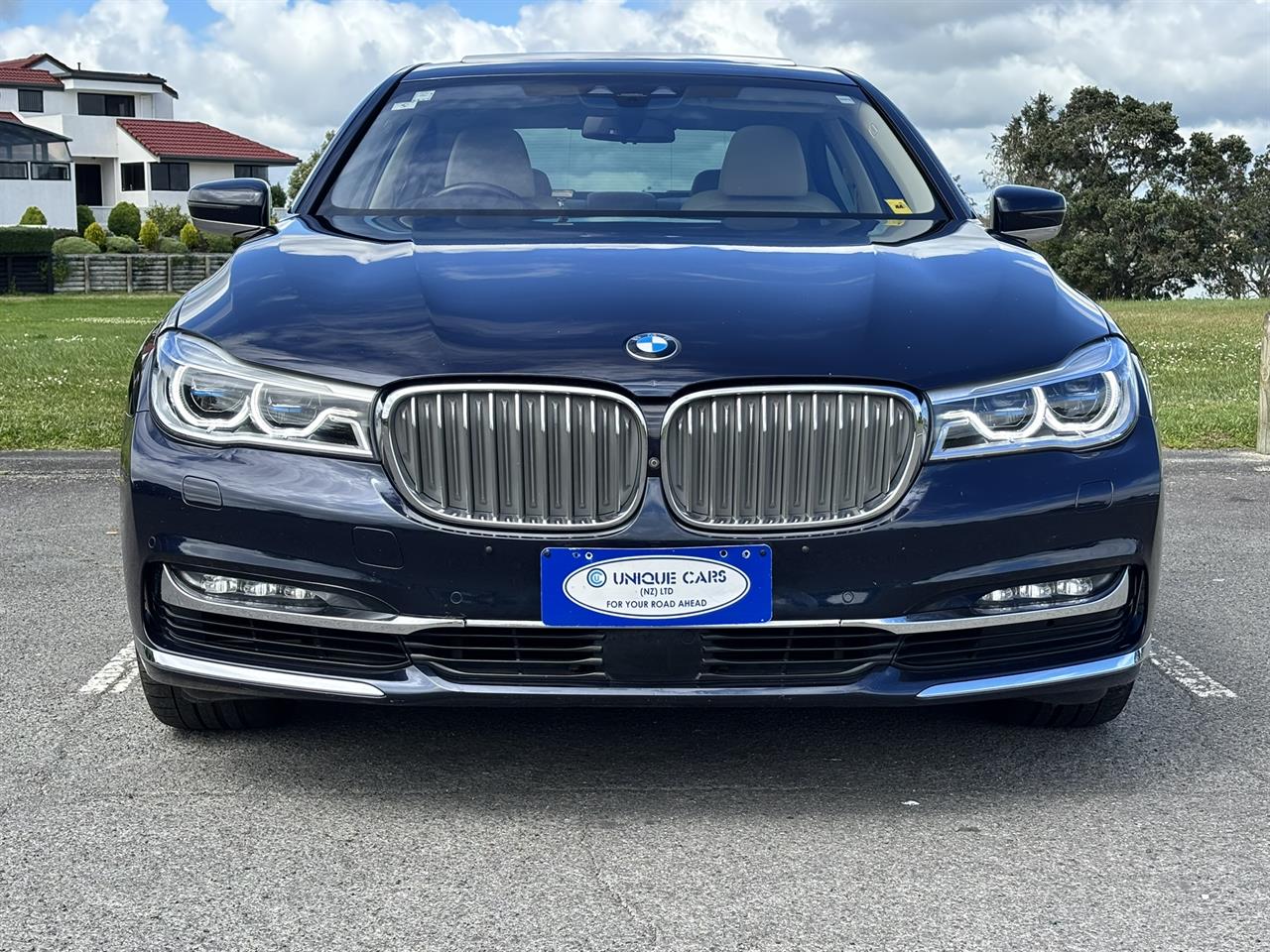 2017 BMW 750i thumbnail