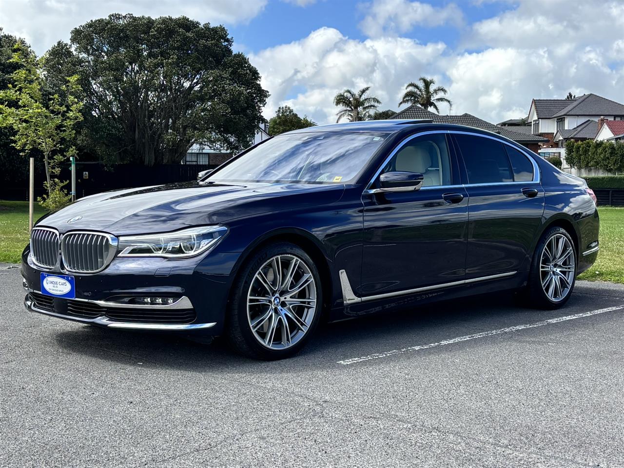 2017 BMW 750i thumbnail