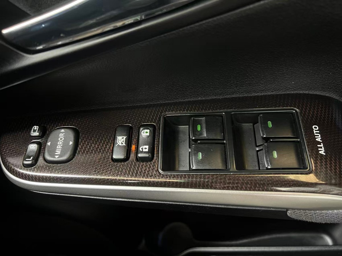 2013 Toyota Camry thumbnail