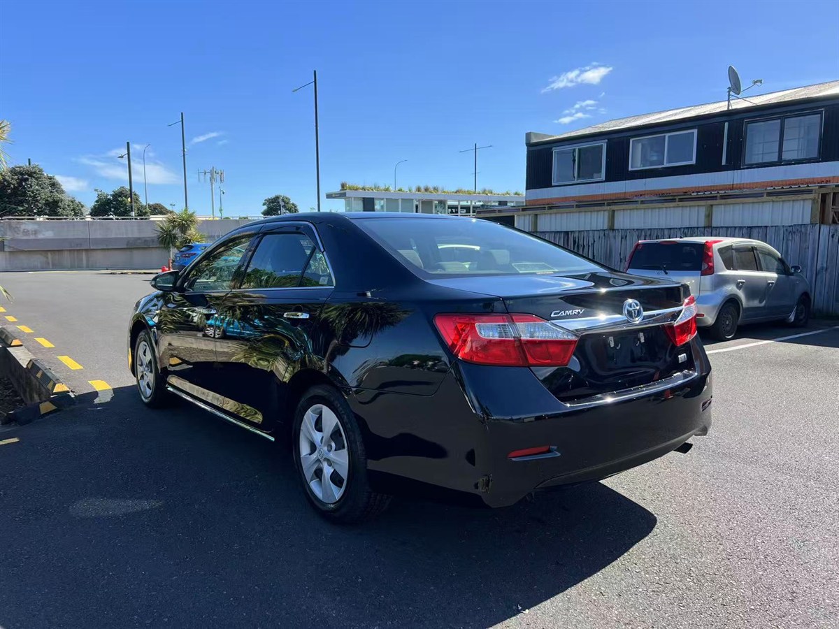 2013 Toyota Camry thumbnail