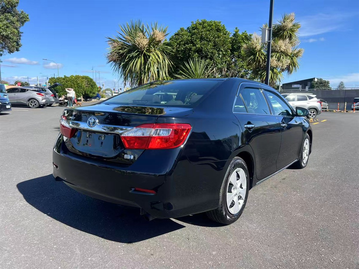 2013 Toyota Camry thumbnail