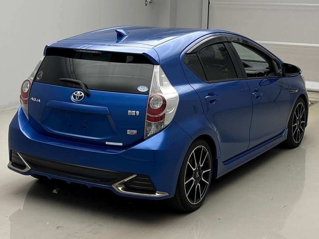 2014 Toyota Aqua thumbnail