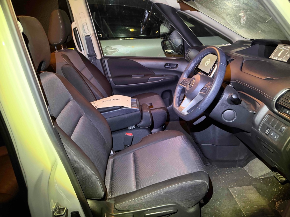 2019 Nissan Serena thumbnail