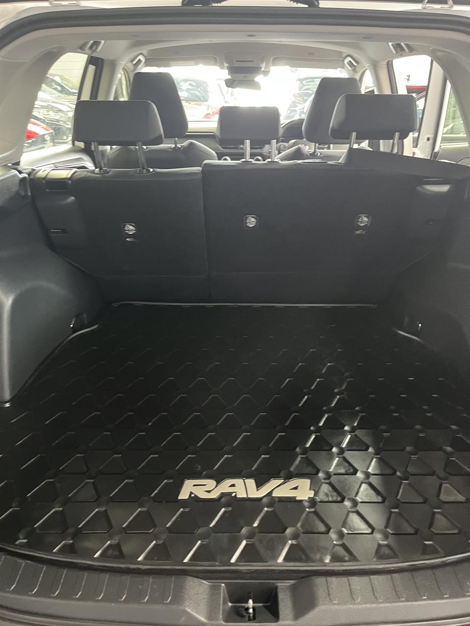 2023 Toyota RAV4 thumbnail