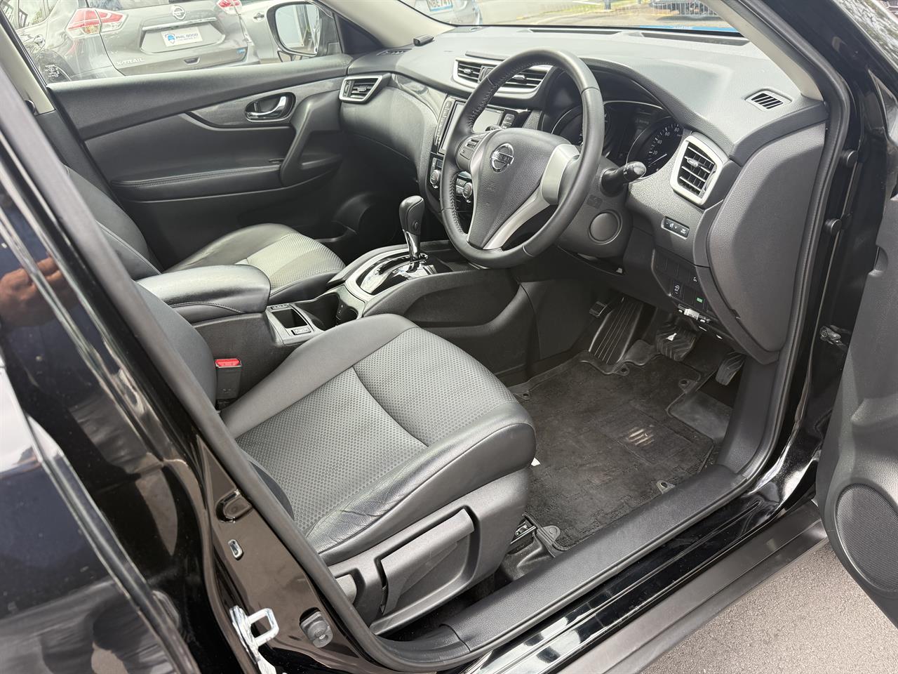 2015 Nissan X-Trail thumbnail