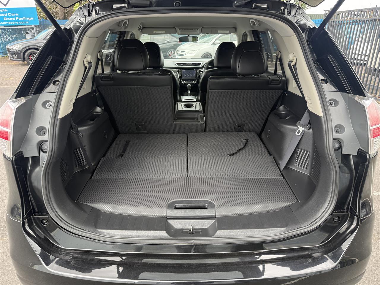 2015 Nissan X-Trail thumbnail